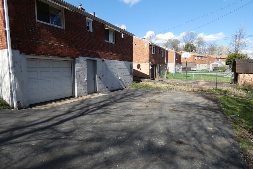 Building Photo - 3436 Brinway Dr