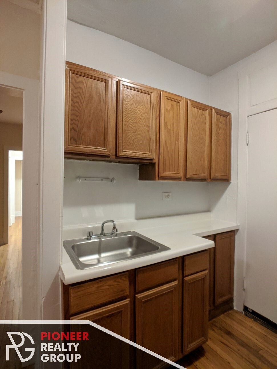 Building Photo - 630 W Cornelia Ave
