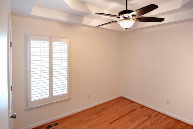 Building Photo - 1465 Rosewood Creek Dr