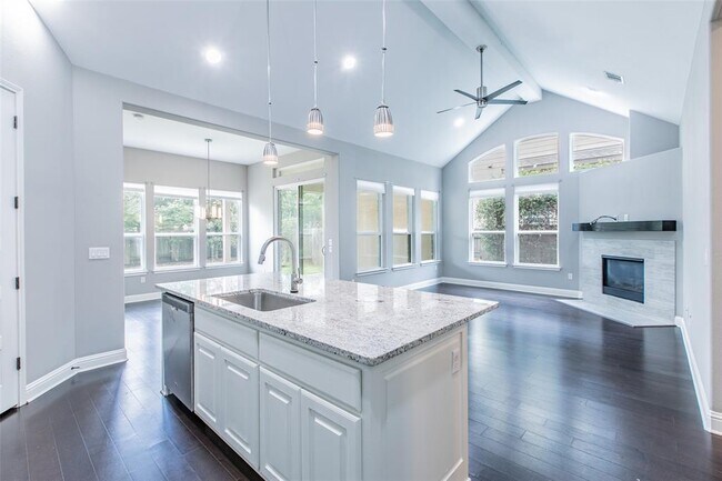 Building Photo - 5121 Cornflower Dr