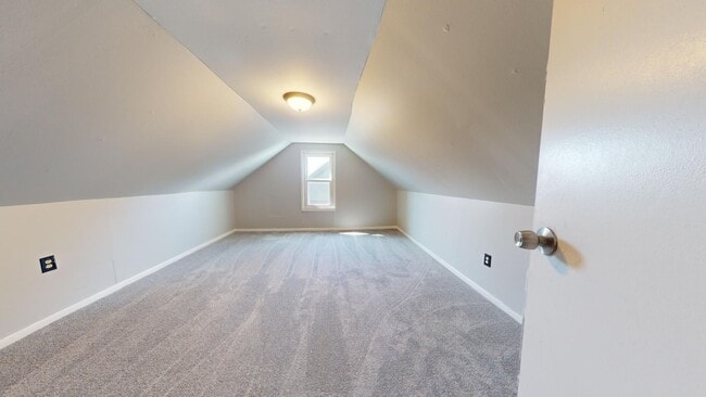 Building Photo - 3123 W 58th St