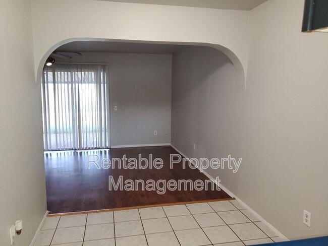 Building Photo - 3017 Abston Dr