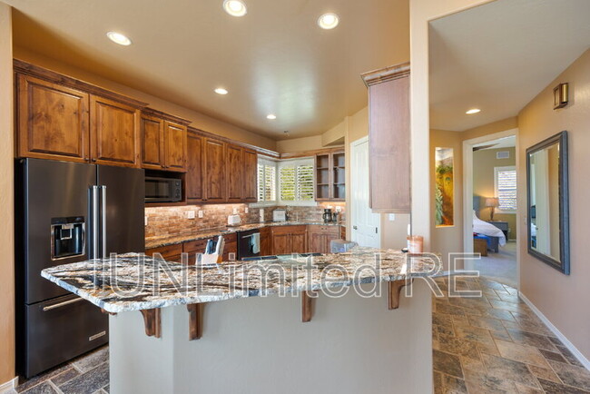 Building Photo - 674 Crosscreek Dr
