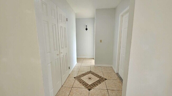Building Photo - 3 Bedroom Pool Home in North Port - Rent I...