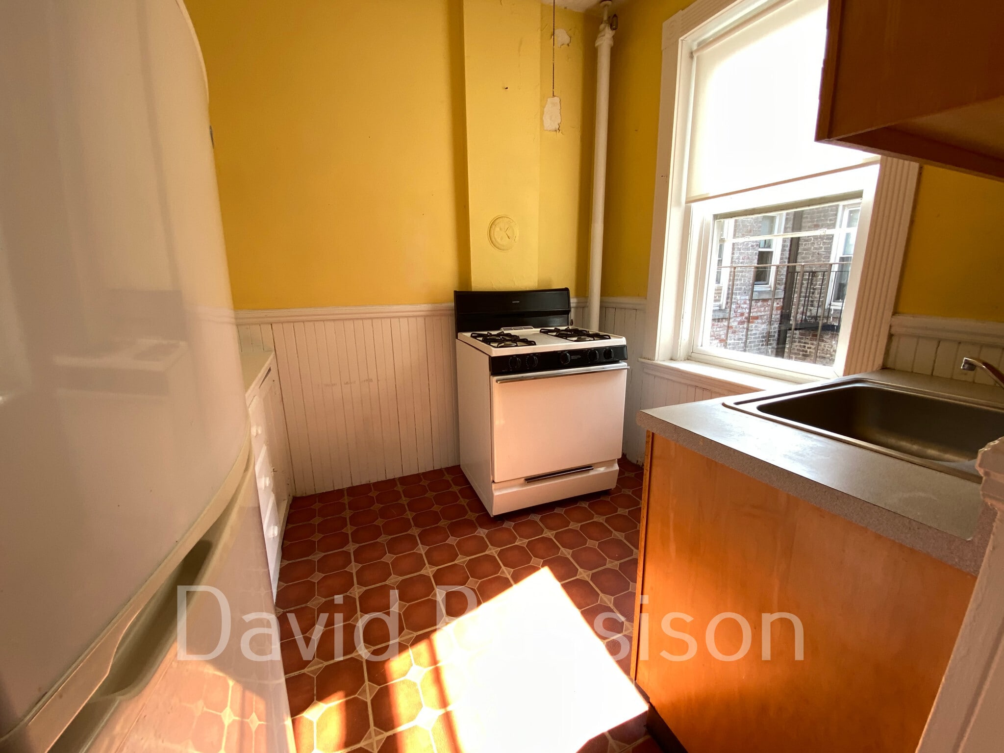 Building Photo - 75 Chester St