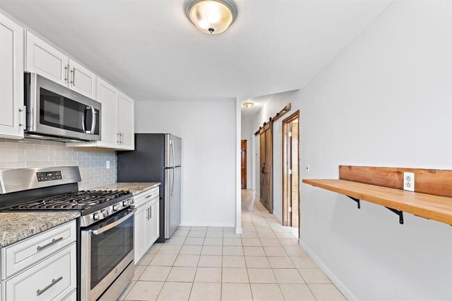 Building Photo - 221 Angelique St