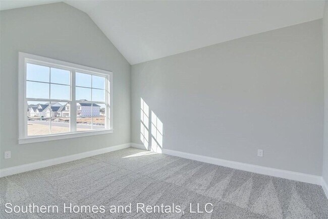 Building Photo - 4 br, 2.5 bath House - 302 Huntley Loop