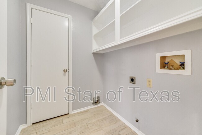 Building Photo - 2801 Hickory Bend Dr