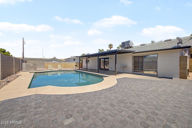 Building Photo - 4404 S McAllister Ave