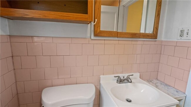 Building Photo - 92 Falcon Ave