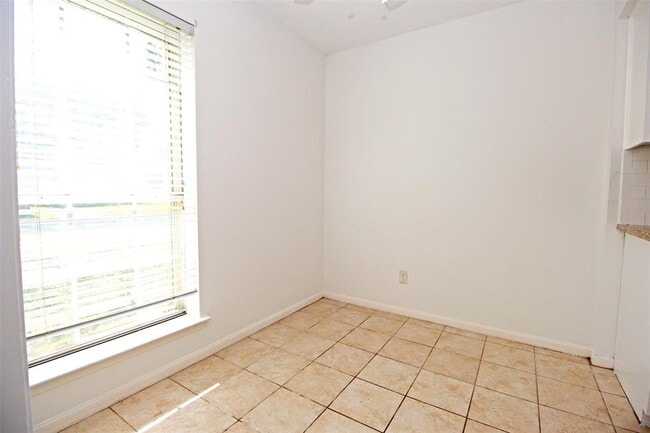 Building Photo - 1503 Cedar Cove St