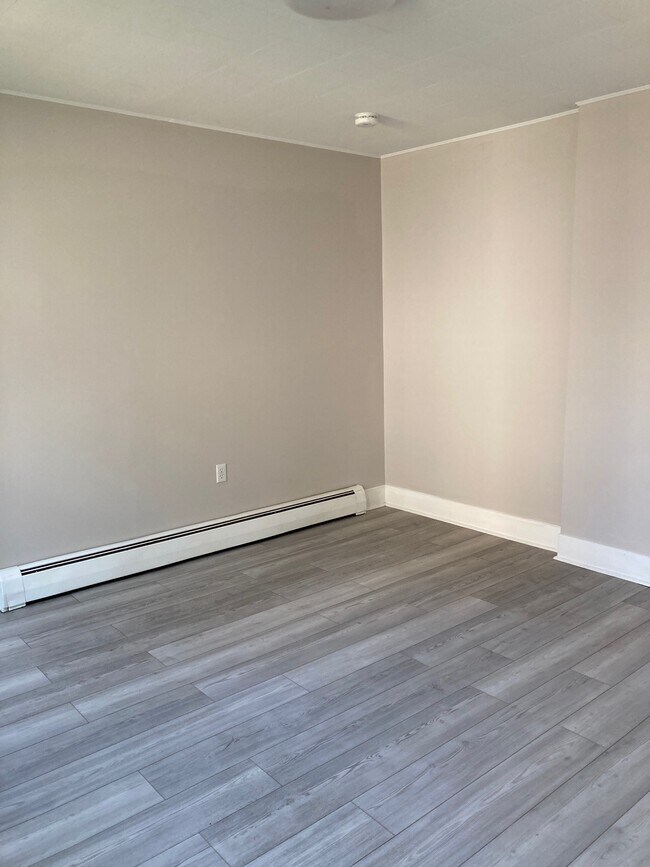 Building Photo - 101 Knobley St