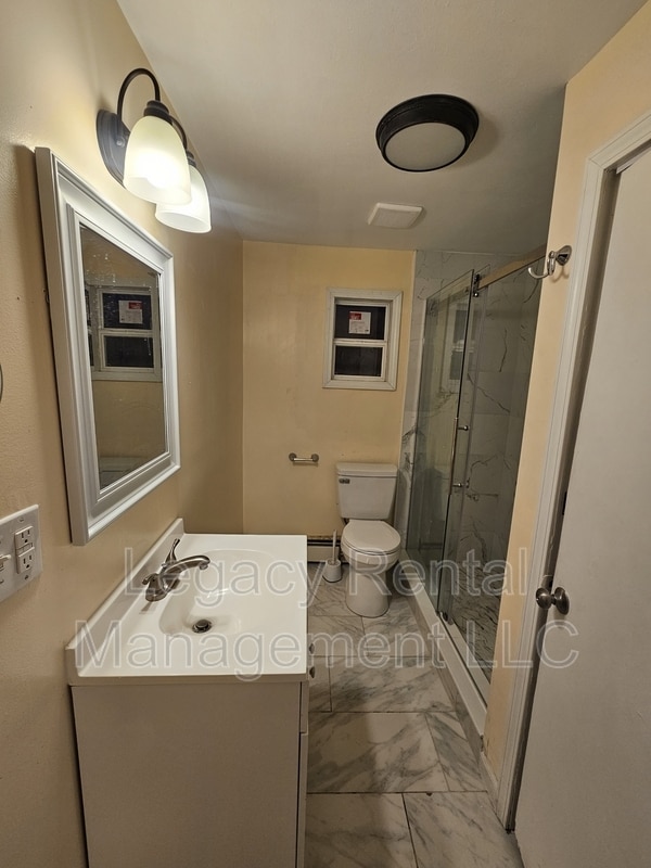 Building Photo - 156 Washington St