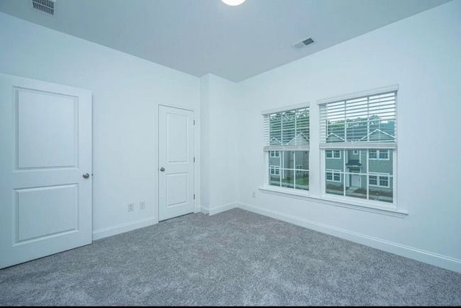 Building Photo - 1503 Twin Rivers Dr
