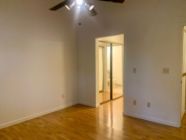 Building Photo - Half off 2nd months rent! 2 bedroom 2 bath...