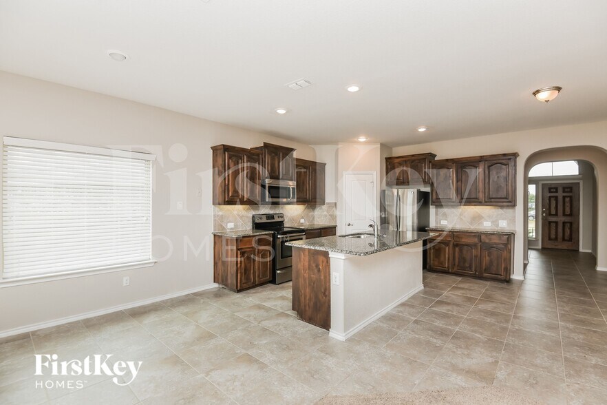 Building Photo - 1205 Jake Ct