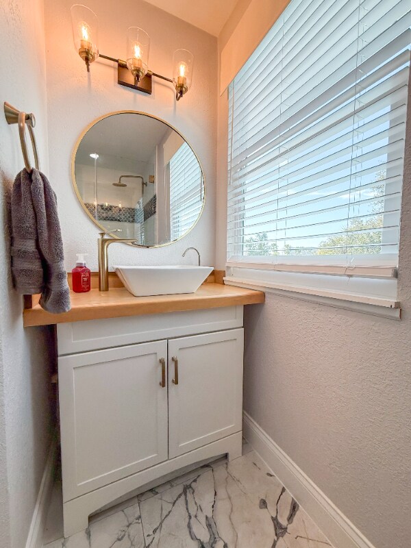 Building Photo - 3114 Dupont St S