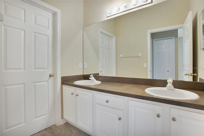 Building Photo - 107 Walton Heath Dr