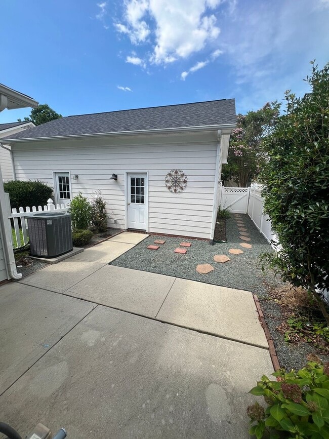 Building Photo - 3 Bed 2.5 Bath Townhome In Governors' Village