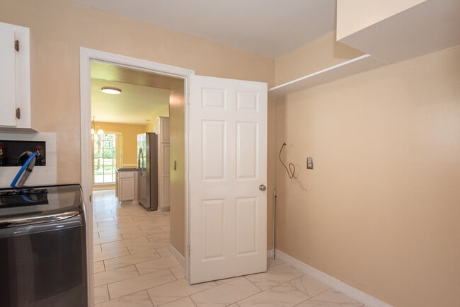 Building Photo - 119 Rio Pinar Dr