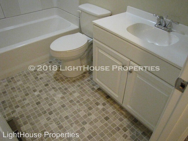 Building Photo - 3 br, 1.5 bath House - 103 Holmes Circle