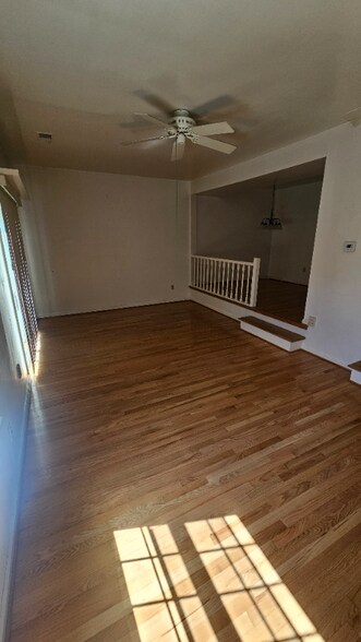 Building Photo - 118 Camelot Ct