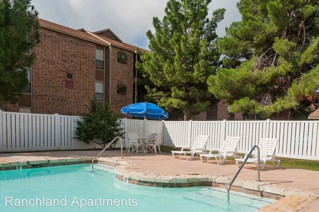 Building Photo - 2 br, 2 bath Apartment - 1212 E. Wadley Ave