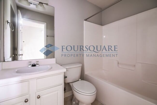 Building Photo - Single Family | Back Patio | Two- Car Gara...