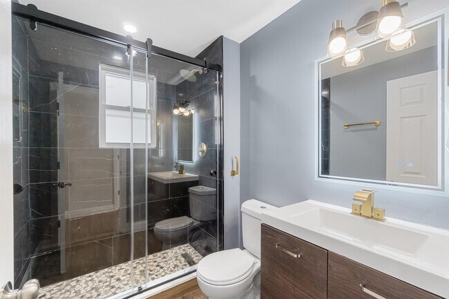 Building Photo - 24 Fremont St