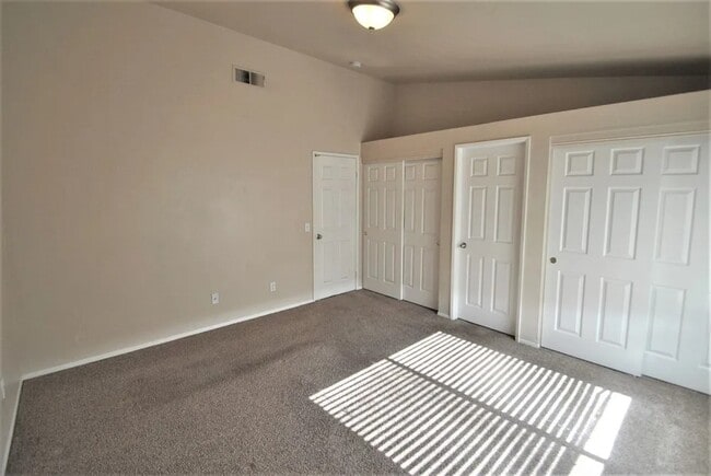 Building Photo - 2731 W Dawnview Dr