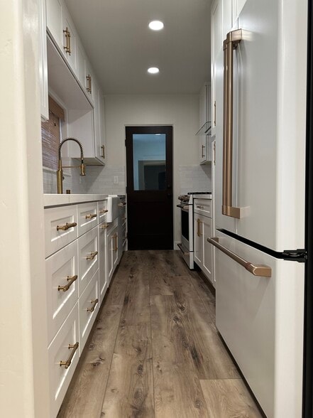 Building Photo - 726 Cohasset Ct