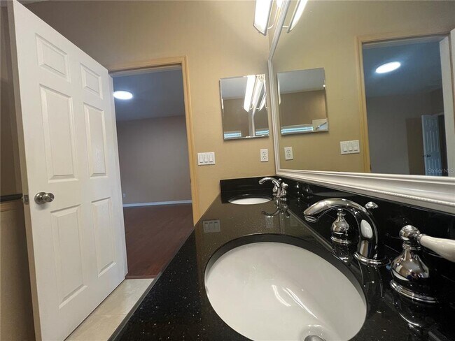 Building Photo - 9855 Secret Cove Ln