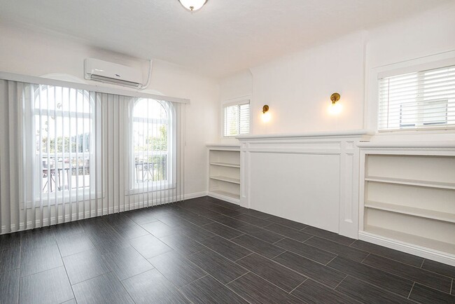 Building Photo - Bright and airy 2-bedroom 2-bath in Mid- City