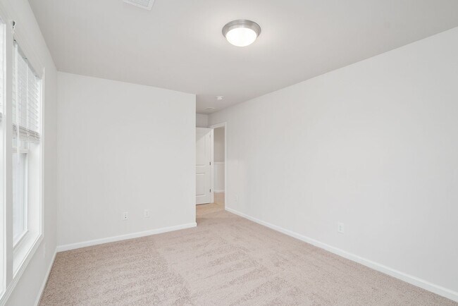 Building Photo - 775 Justify Lp