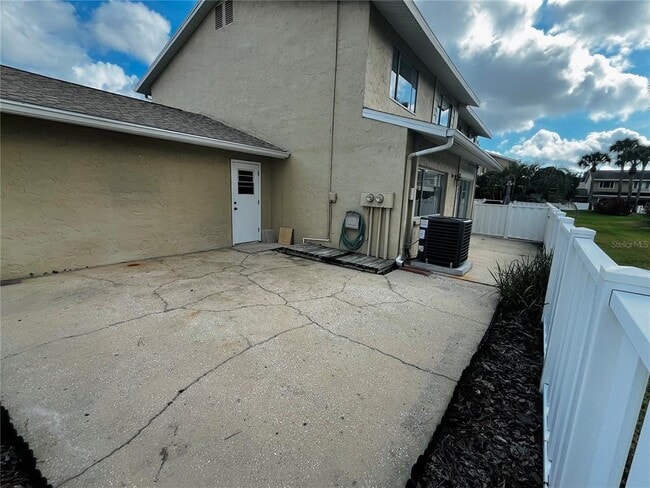 Building Photo - 6490 Cape Hatteras Way NE