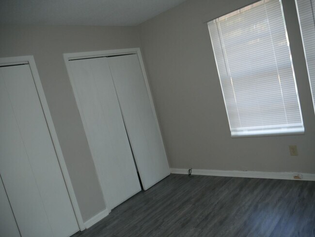 Building Photo - 3106SUND