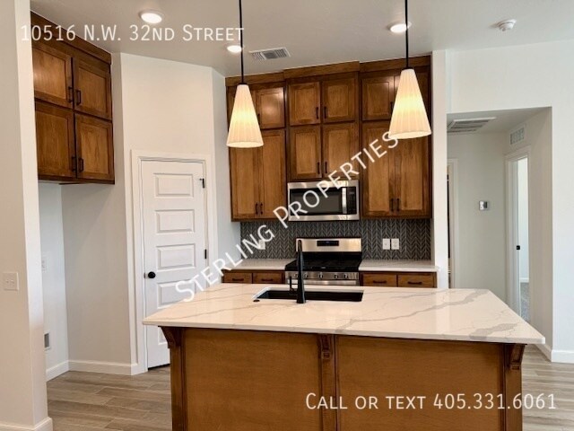 Building Photo - 10516 NW 32nd St