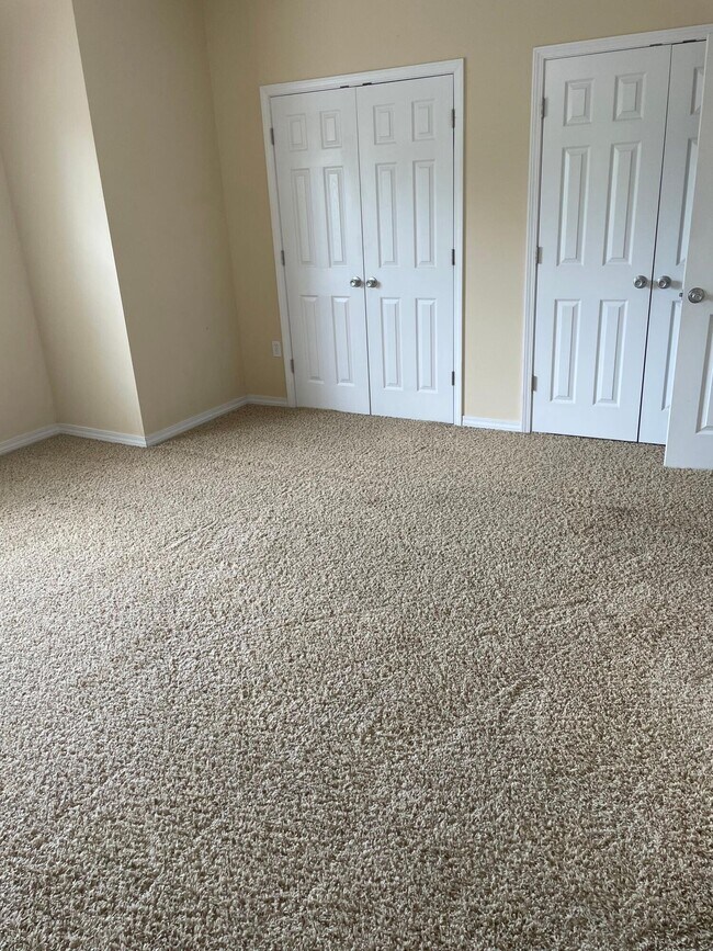 Building Photo - 862 Fairview Dr