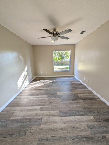 Building Photo - 11513 Valencia Dr