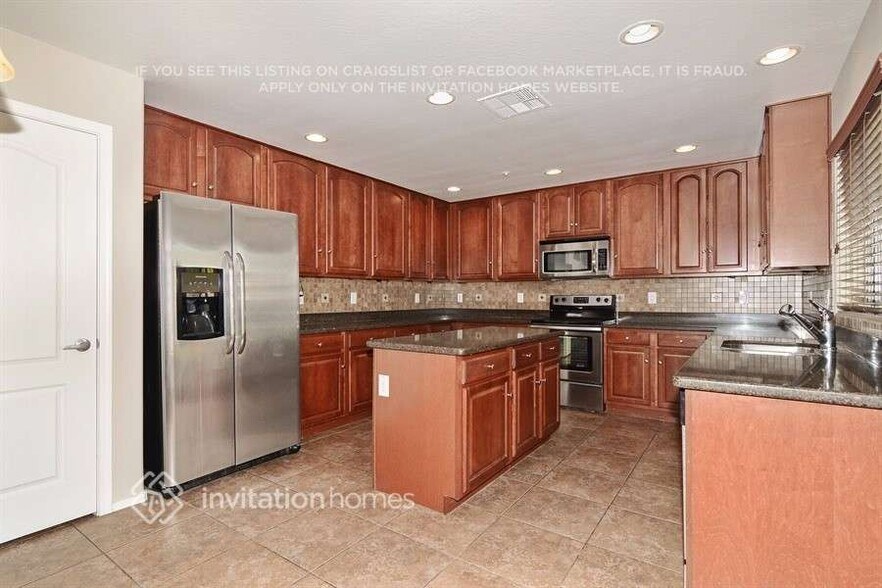 Building Photo - 12794 W Pasaro Dr