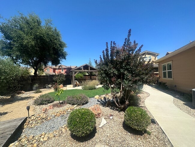 Building Photo - 9456 Vintner Cir