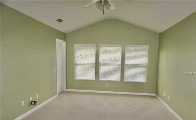 Building Photo - Beautiful 3 Bed 2.5 Bath Gated Townhome fo...