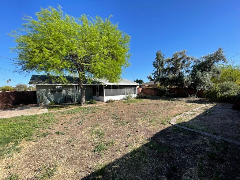 Building Photo - 3810 S La Corta Dr