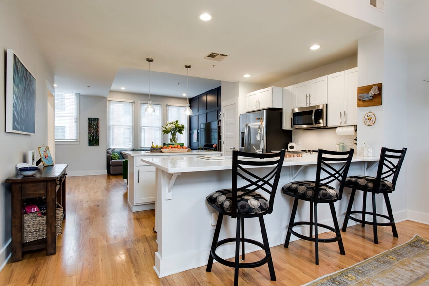 Building Photo - 508 Madison St