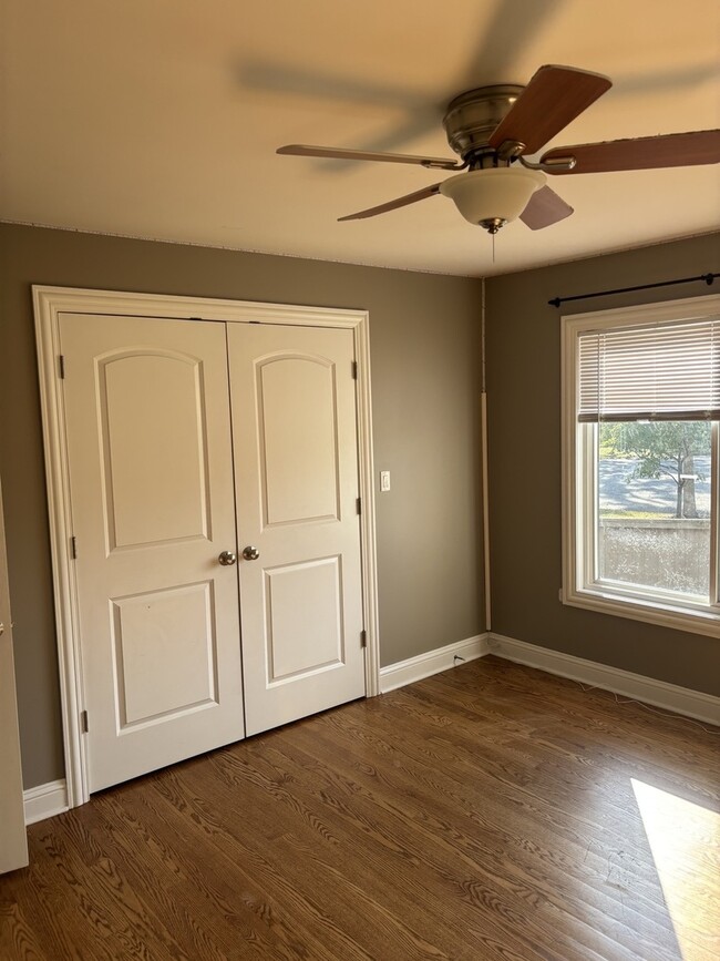 Building Photo - 40 Mischa Ct
