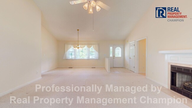 Building Photo - Vintage 3 Bedroom 2 Bathroom in the coveted Fairfield Harbour Subdivision!