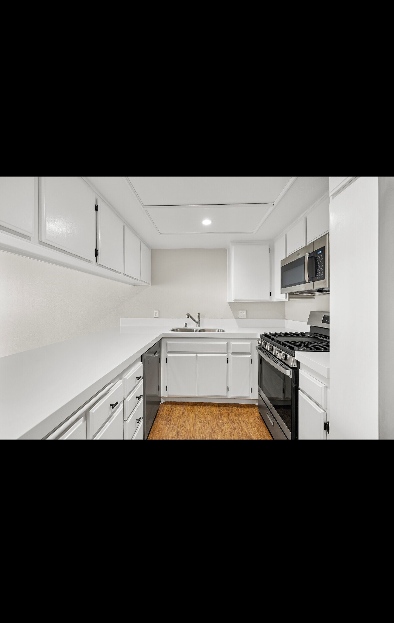 Building Photo - 5291 Colodny Dr