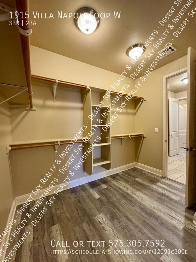 Building Photo - 1915 Villa Napoli Loop W