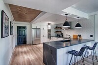Building Photo - 2770 Polo Island Dr