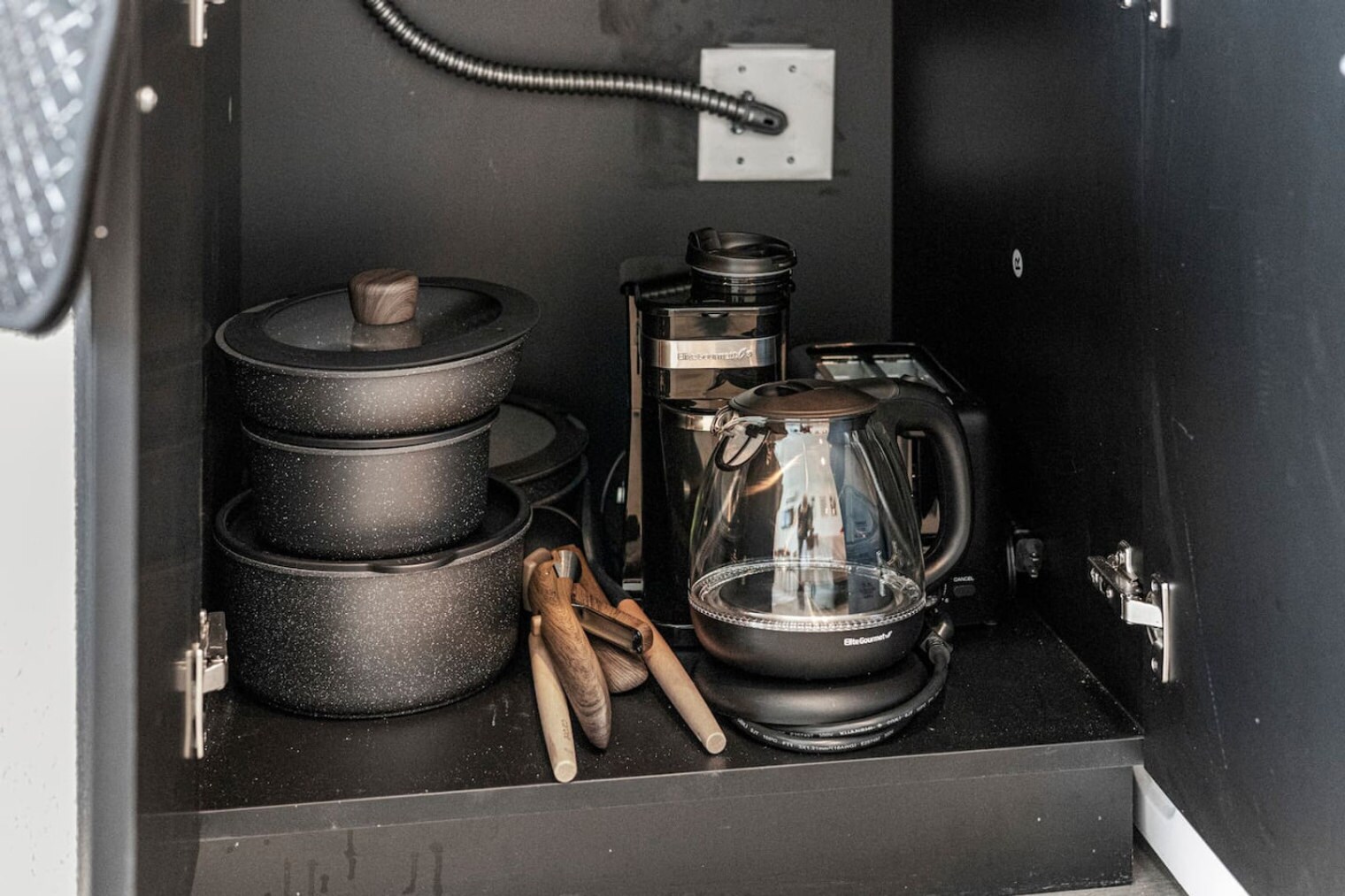 Building Photo - 596 W 9th St